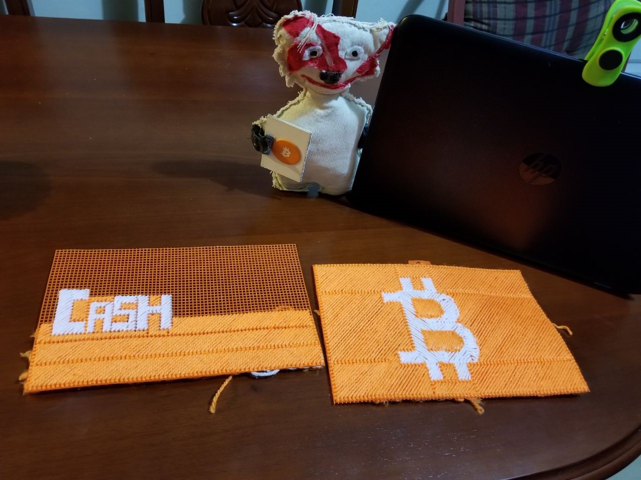 bitcoin-cash-art-yarn-canvas-bch-box-luke-nandibear